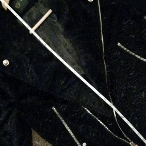 Versace Collection - Picture 9 of 10